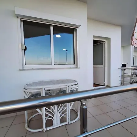 Horizon 4 Apartment *
